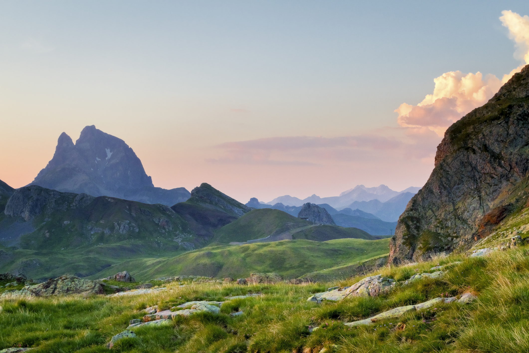 atardecer en el pic du midi francia