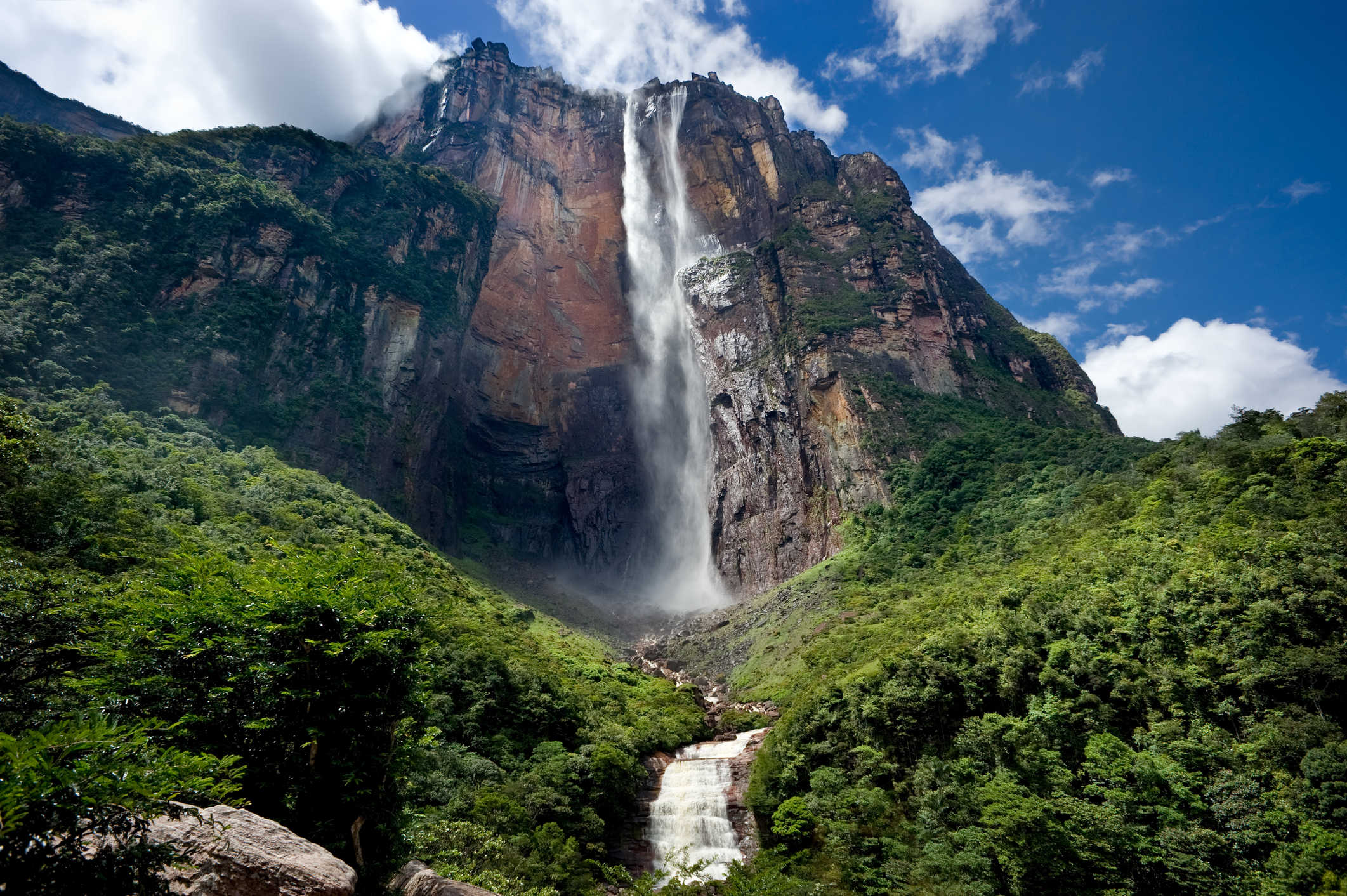 cascada salto del angel en venezuela